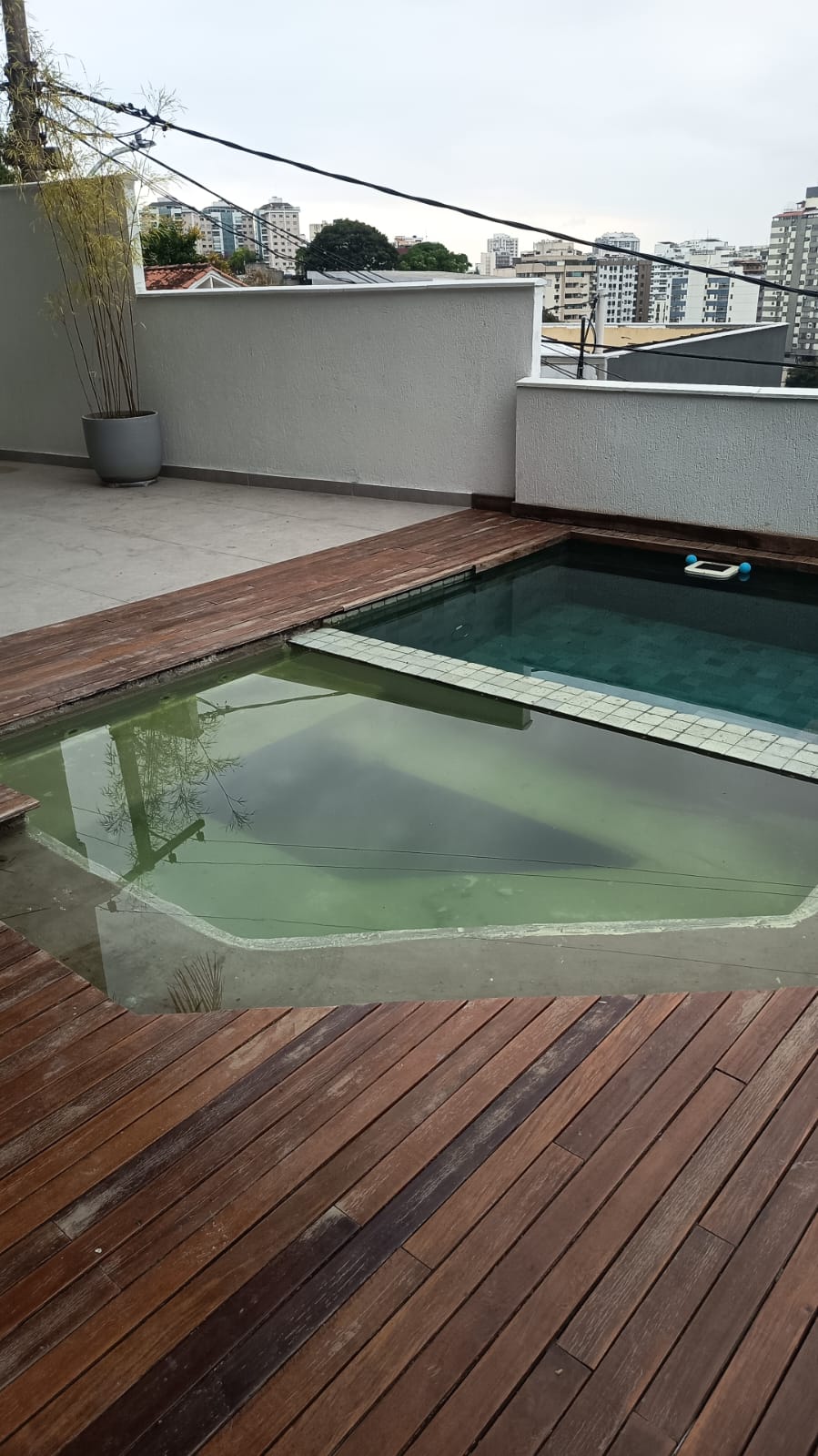 Piscina antes da reforma
